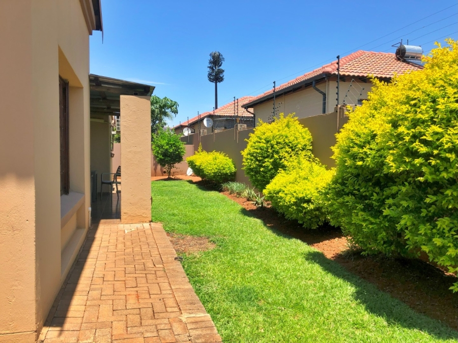 2 Bedroom Property for Sale in Waterval East North West